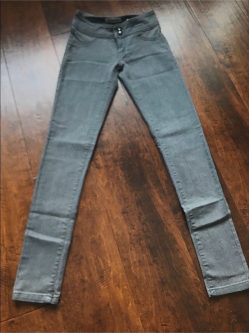 Gray skinny pants